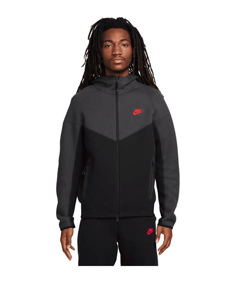 Nike Jacken und Ziphoodies günstig kaufen 